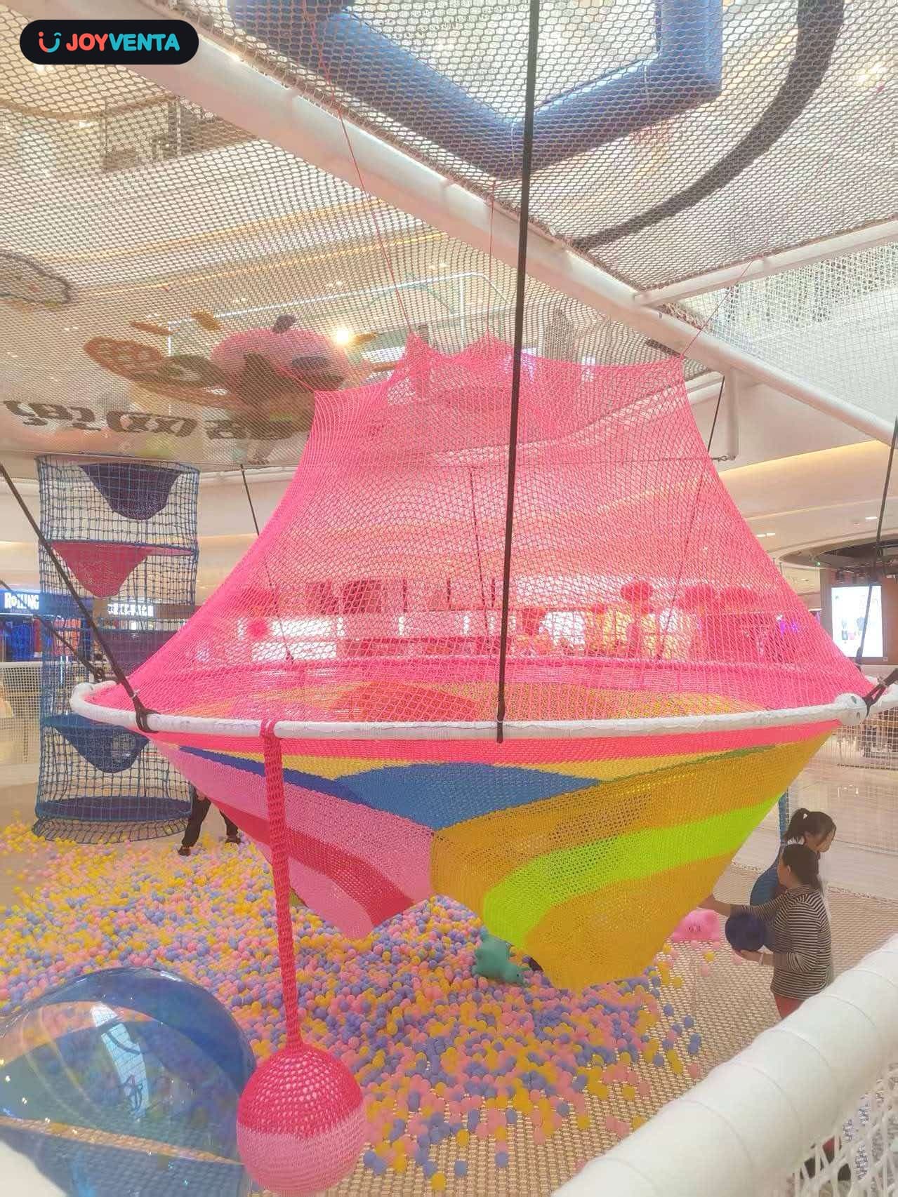 Atrium de centre commercial · navire de filet