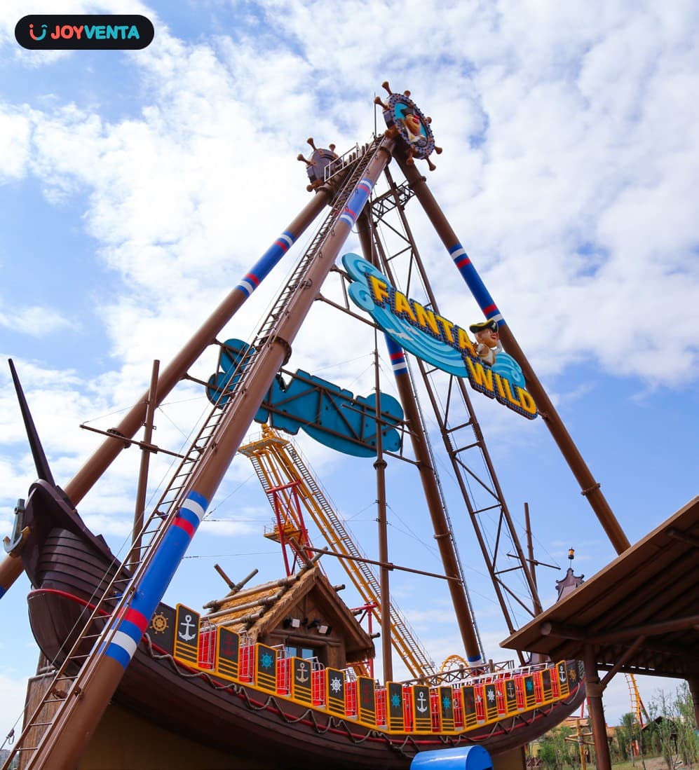 40-Seat Pirate Ship